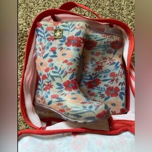 Matilda, Jane SZ 10 rain, boots and matching bag